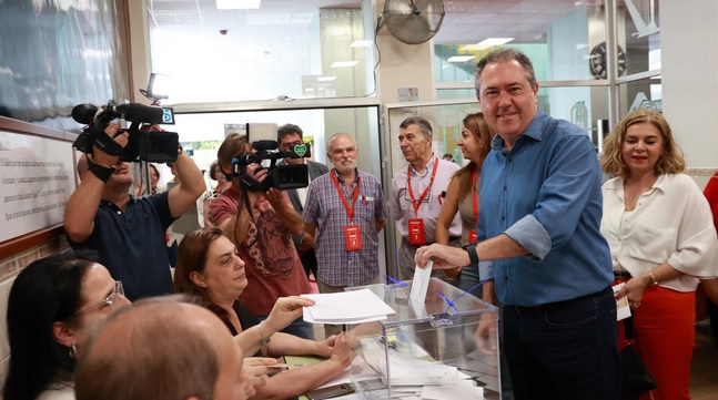 Críticos del PSOE andaluz reclaman la dimisión de Espadas tras los resultados
