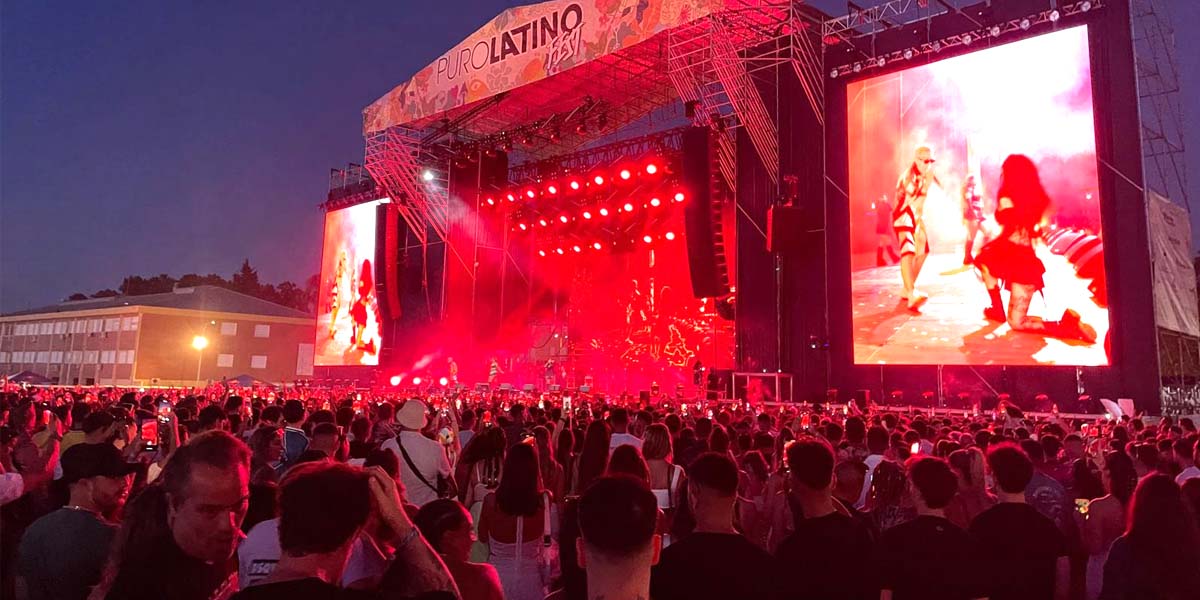 Los fans se dejan notar en una noche de gran ambiente de Puro Latino