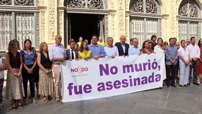 Concentración con la "más absoluta repulsa" al "cruel crimen machista" de Sevilla