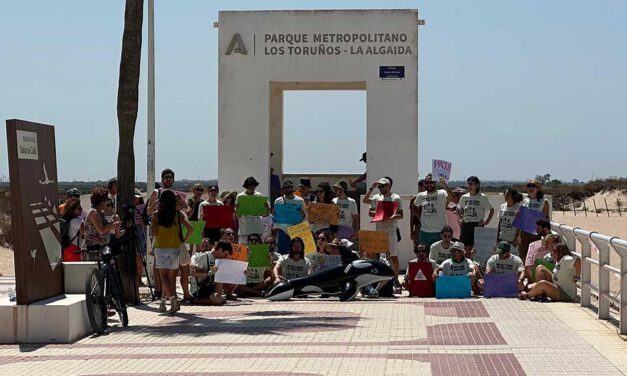 Fracaso absoluto en la convocatoria de Ecologistas de El Puerto en contra del turismo en Valdelagrana