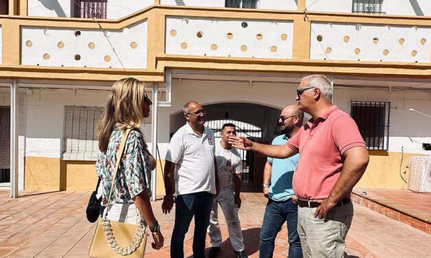 Beardo supervisa las obras de rehabilitación de la comunidad de vecinos de Santa Clara 40