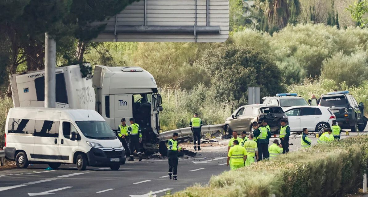 Muere una joven tras volcar el vehículo en el que viajaba en Sevilla