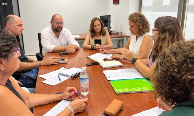 El Gobierno se reúne con CCOO para abordar la organización municipal