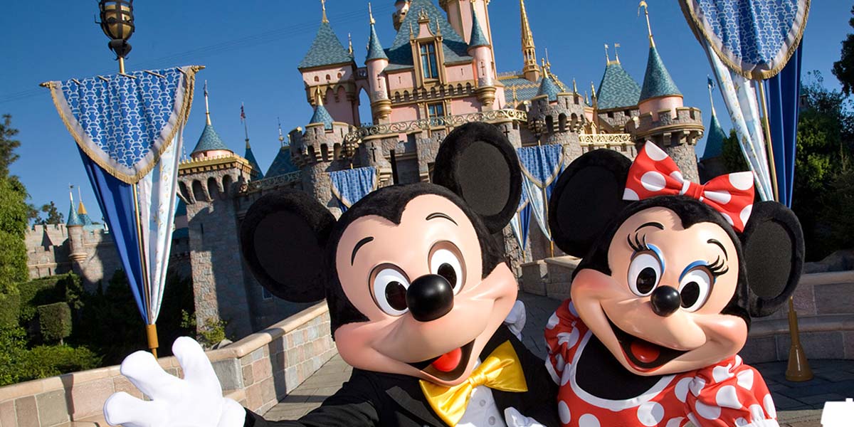 El Paseo sortea un viaje a Disney y regala material escolar con motivo de la vuelta al cole