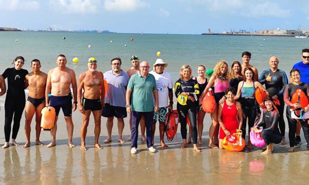 El Ayuntamiento de El Puerto habilita un canal de nado fijo durante todo el año