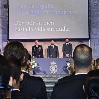 Homenaje a los Ángeles Custodios y distinciones en el acto por los 200 años de la Policía Nacional en El Puerto