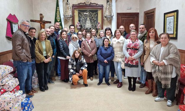 La campaña "Ningún niño sin juguete" reparte más de 450 regalos a niños de 0 a 12 años