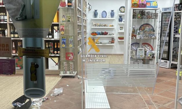 Tabaco, mazas y un coche robado: el golpe que no salió bien en Casares