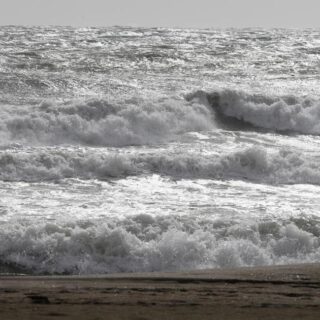 Aviso amarillo por viento de hasta 70 km/h en Jaén y oleaje en Almería y Granada