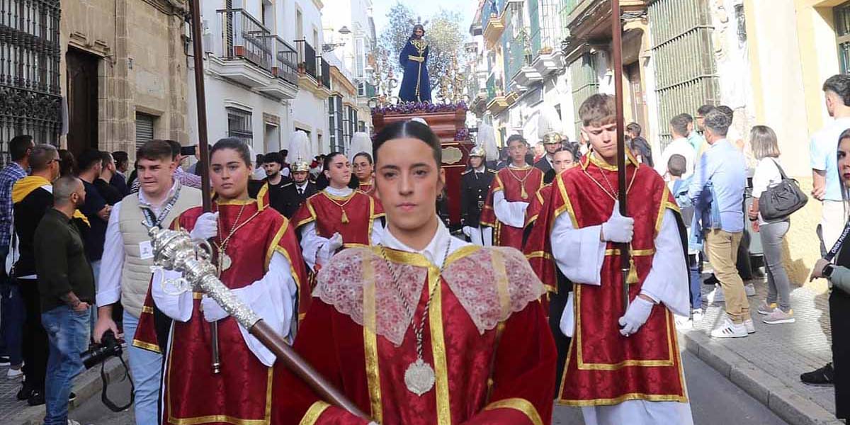 El papel de la mujer en la Semana Santa, a debate en un foro cofrade en El Puerto