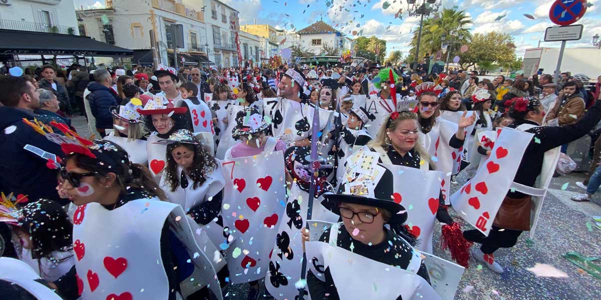 El Puerto vive un Sábado de Carnaval histórico con una participación multitudinaria