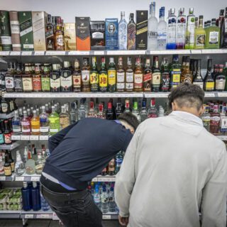 El Ejecutivo aprueba la ley que permitirá realizar pruebas de alcoholemia a menores