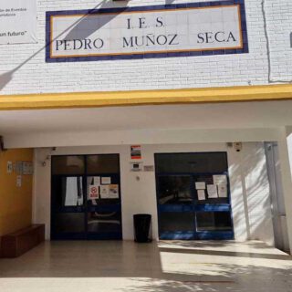 El Ayuntamiento firma dos convenios con el IES Pedro Muñoz Seca para impulsar la empleabilidad en el marco de la FP Dual