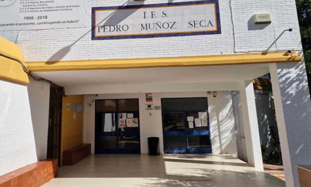 El Ayuntamiento firma dos convenios con el IES Pedro Muñoz Seca para impulsar la empleabilidad en el marco de la FP Dual