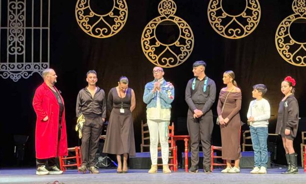 Siete academias portuenses llenan de arte el Muñoz Seca con su exhibición de tanguillos