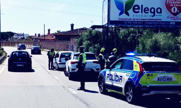 La Policía Local despliega controles en Puerto Sherry, coincidiendo con la apertura de los chiringuitos
