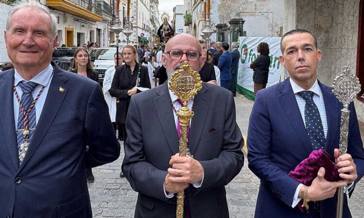 Emotiva procesión de la Hermandad del Nazareno en honor a María Santísima de los Dolores
