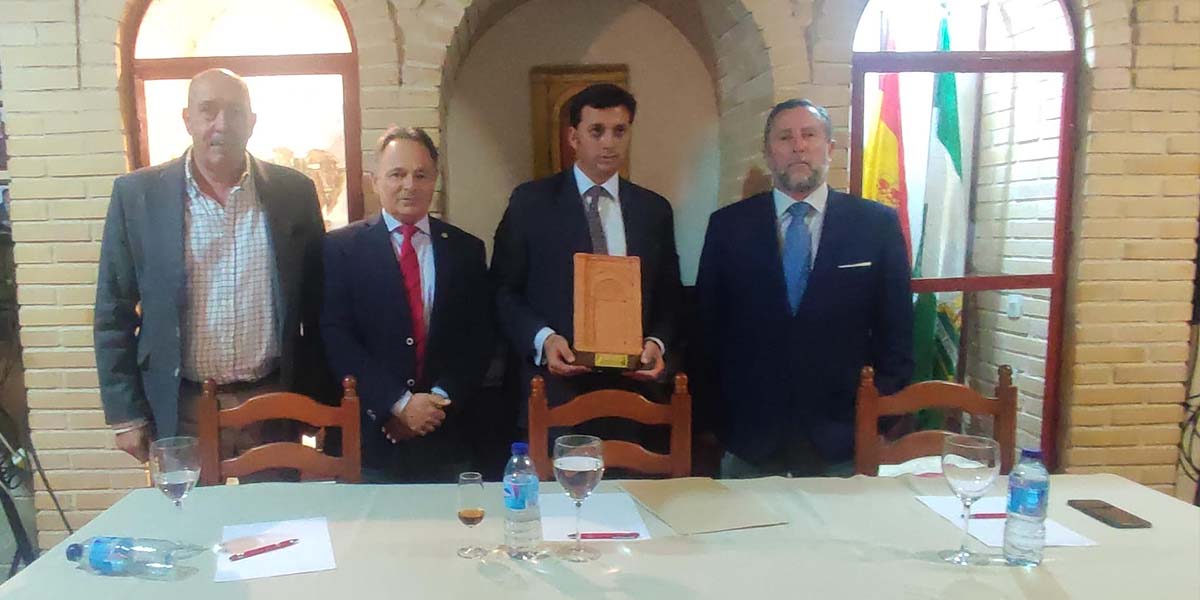 El Club Taurino El Rabo celebra una nueva tertulia con Rafael Peralta como protagonista