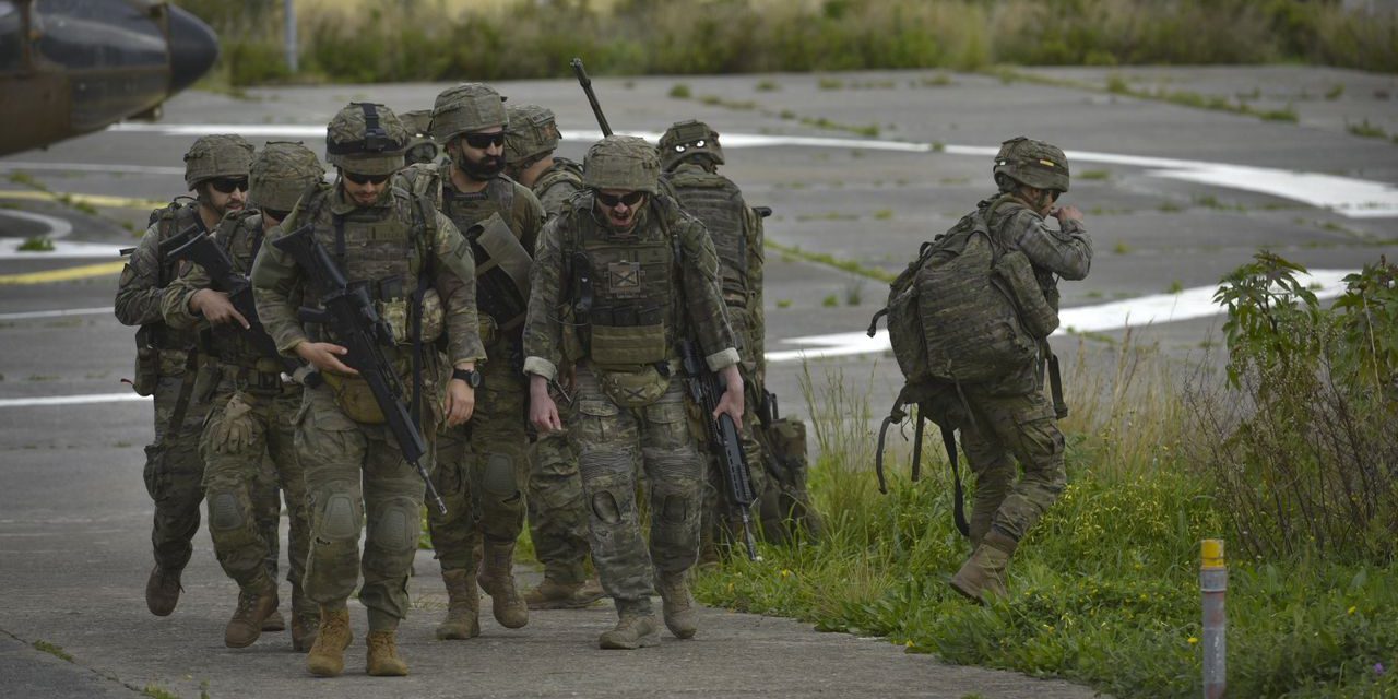 El 78% de los españoles confía en el Ejército, pero solo el 24% cree en partidos políticos