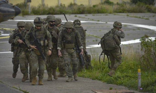 El 78% de los españoles confía en el Ejército, pero solo el 24% cree en partidos políticos