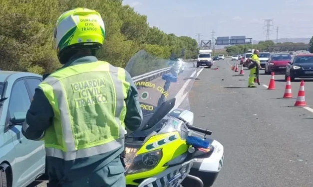 Muere un motorista en la autovía A-92 en Sevilla tras chocar con un quitamiedos