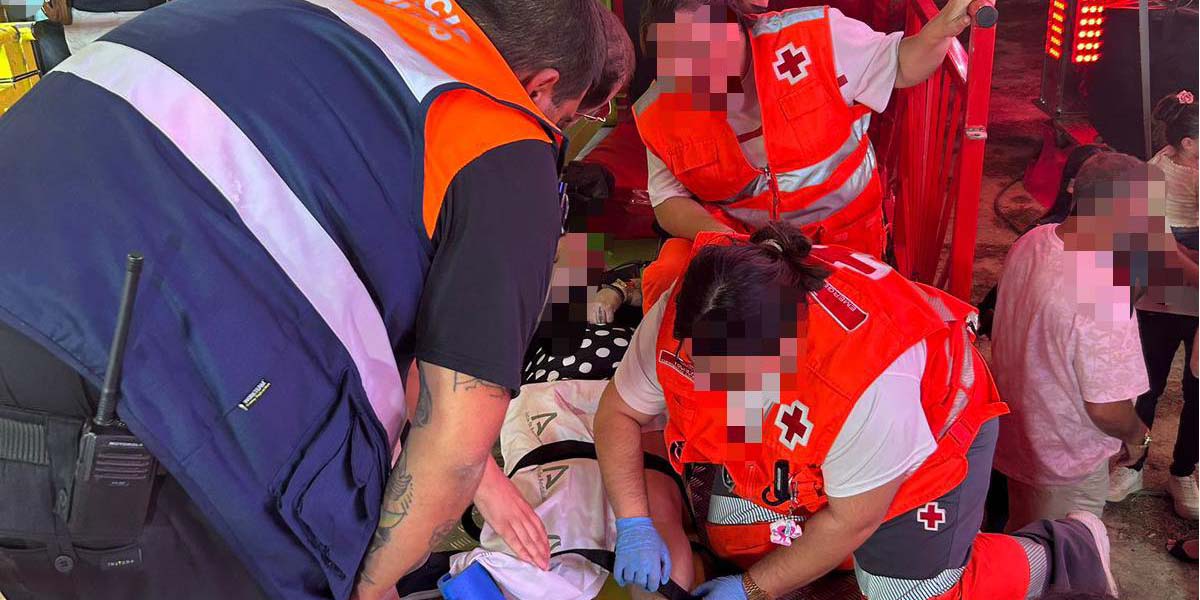 Una mujer resulta herida grave al caer por un tobogán de una atracción en la Feria en El Puerto