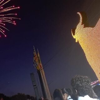 El encendido de la Feria 2025 ilumina la unión entre El Puerto y Badalona