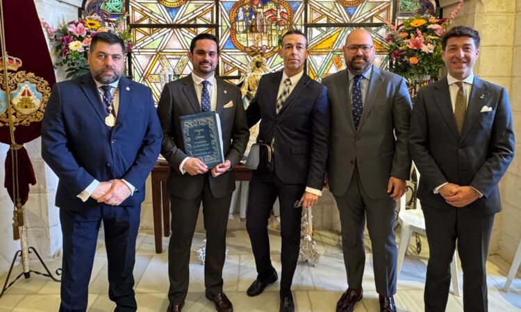 La emoción mariana inunda el Castillo con el Pregón de las Glorias de Alfonso Bello