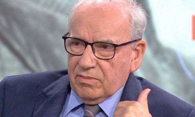 Alfonso Guerra homenajea a Antonio Machado en la clausura de 'Los martes de la Academia'