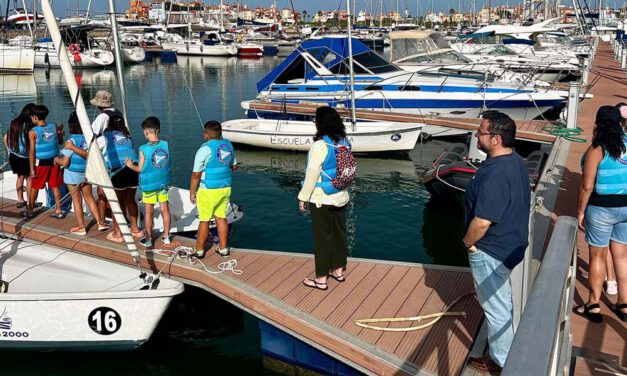 El Bautismo de Mar regresa a la Oferta Educativa Municipal como experiencia náutica para cientos de escolares