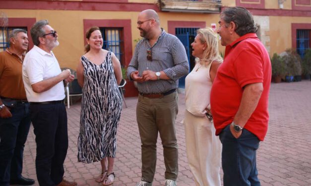 El Ayuntamiento y la Peña “El Chumi” estrechan lazos para promover la cultura participativa