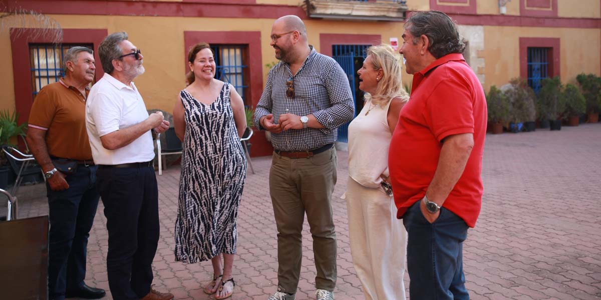 El Ayuntamiento y la Peña “El Chumi” estrechan lazos para promover la cultura participativa