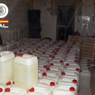 Incautados más de 8.000 litros de gasolina en una 'guardería' clandestina para narcolanchas