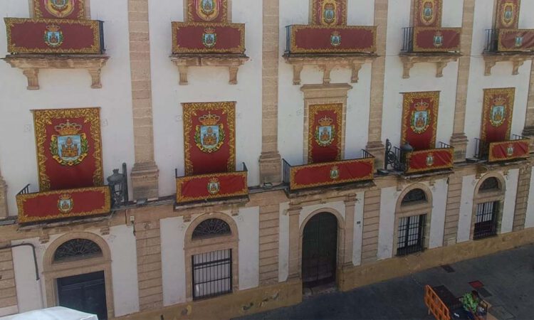 El Puerto comienza a engalanarse para celebrar el Corpus Christi este domingo