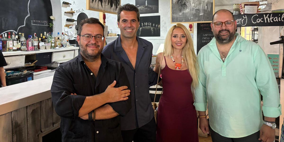La exposición “Cositas de El Puerto” rinde homenaje al alma portuense a través del arte