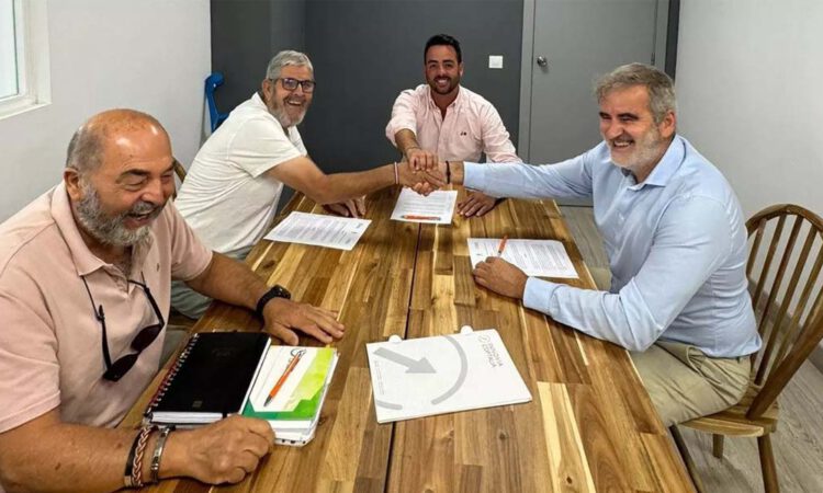 Firmado el acuerdo entre La Gaviota y la concesionaria de playas de El Puerto