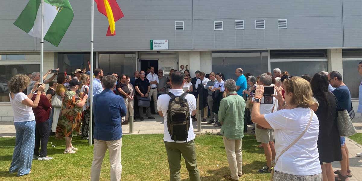 Jueces y fiscales se plantan ante las reformas del Gobierno con un paro simbólico en El Puerto