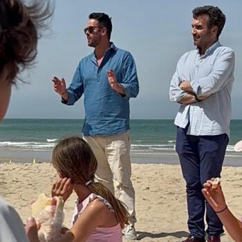 El CEIP Marqués de Santa Cruz celebra 12 años de custodia activa en la Playa de Fuentebravía