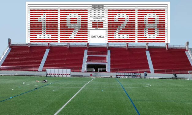 La grada de Tribuna se renueva con un guiño al centenario del Racing Club Portuense