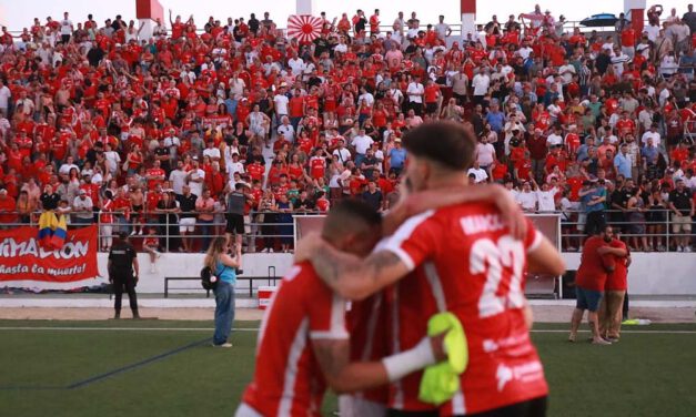 El Racing Portuense celebra su ascenso con una jornada de fiesta y emoción por toda la ciudad