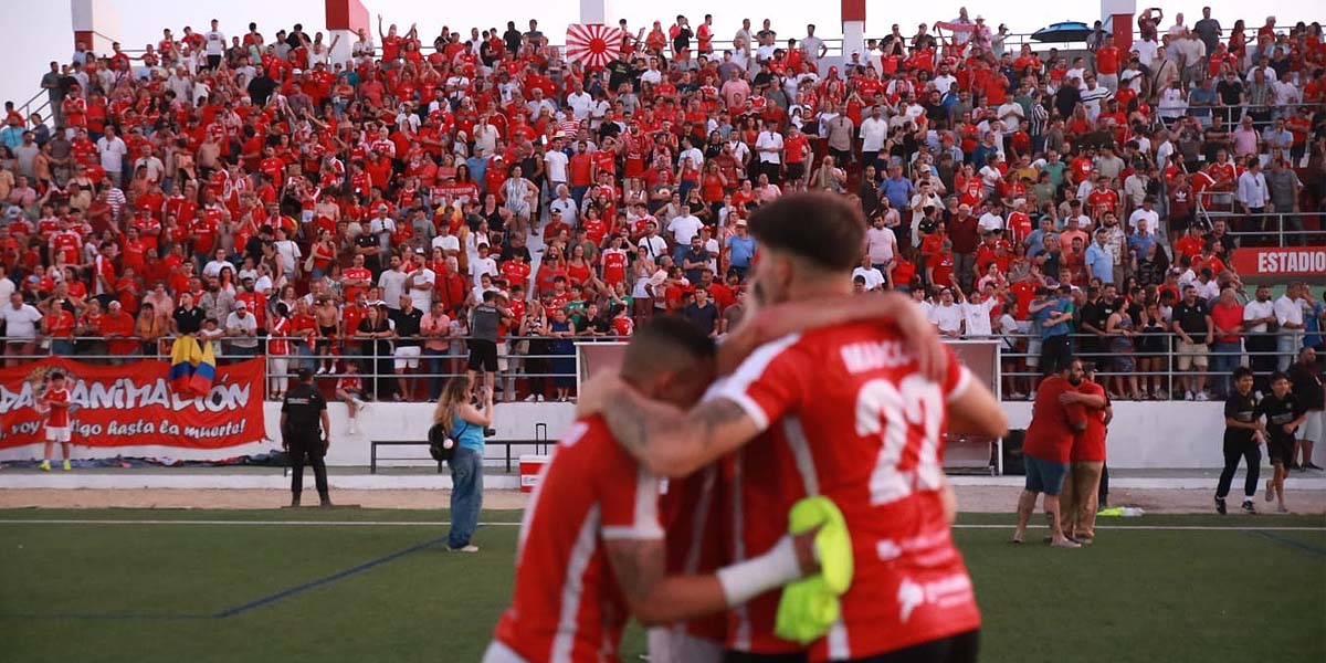 El Racing Portuense celebra su ascenso con una jornada de fiesta y emoción por toda la ciudad