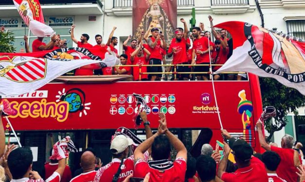 La afición del Racing Portuense celebra su ascenso con una jornada histórica en la ciudad