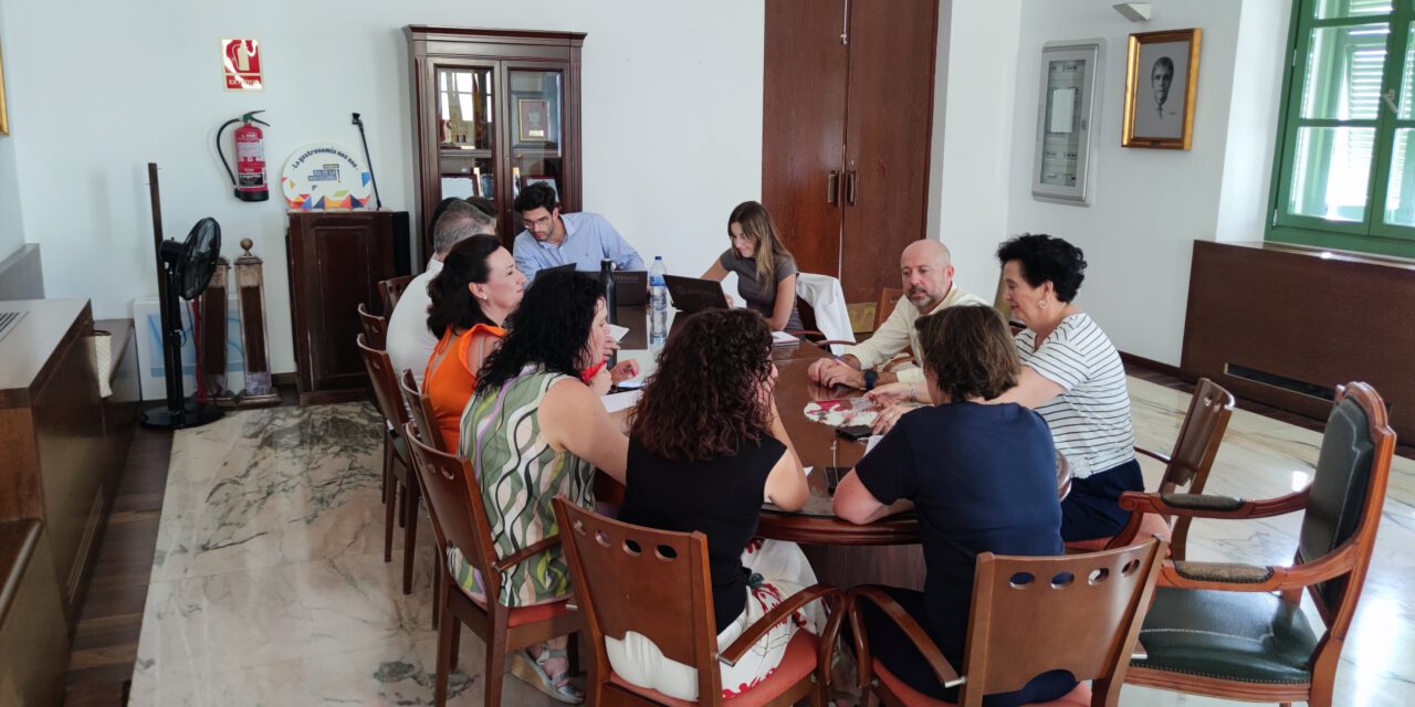 El Ayuntamiento inicia la revisión de sus trámites para reducir la burocracia y facilitar las gestiones ciudadanas