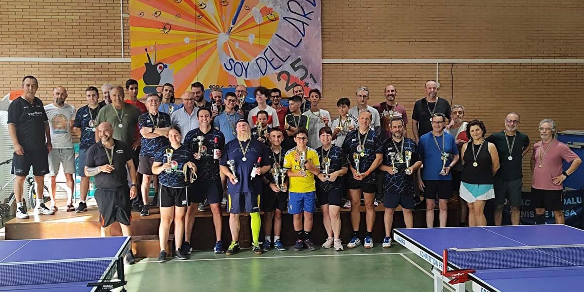 El Club El Puerto Tenis de Mesa reconoce a 115 deportistas en la entrega de trofeos de la temporada