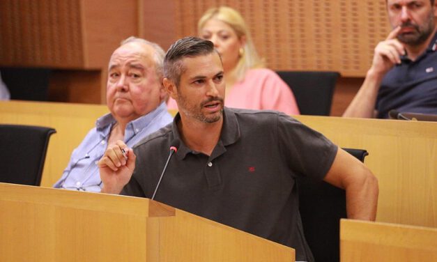 El PSOE rompe la oposición al aceptar un sueldo de 43.000 euros para su portavoz