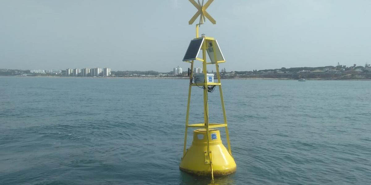 La Bahía de Cádiz estrena su primera boya inteligente para controlar la calidad del agua en tiempo real