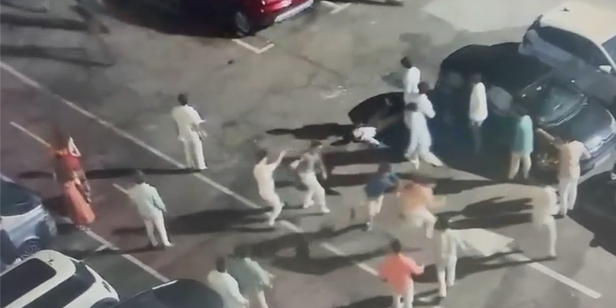 Brutal agresión grupal en Puerto Sherry deja a un joven en el suelo a golpes