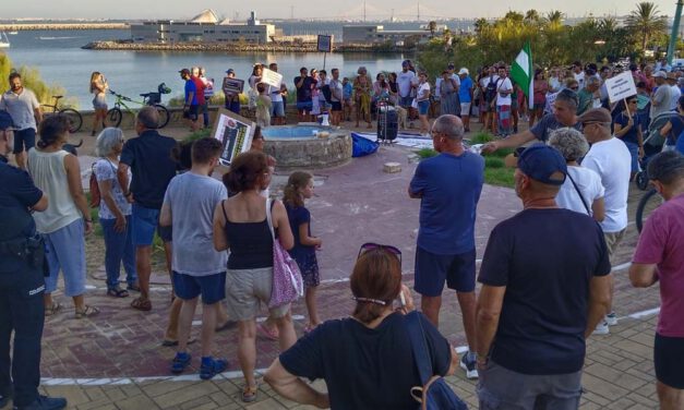 Pinchazo total: la protesta contra el "turismo de borrachera" se queda sin ciudadanos