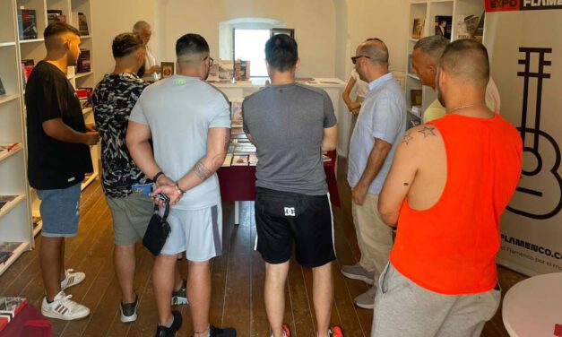 Internos de Puerto III participan en la Feria del Libro de Cádiz