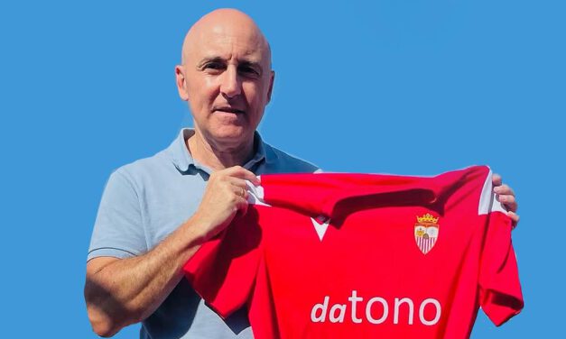 Maldini visita el Estadio José del Cuvillo tras el ascenso del Racing Club Portuense